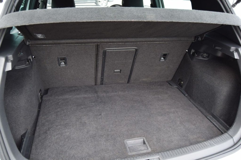 Used Volkswagen Golf 2017 for sale - 77927181: Photo 24