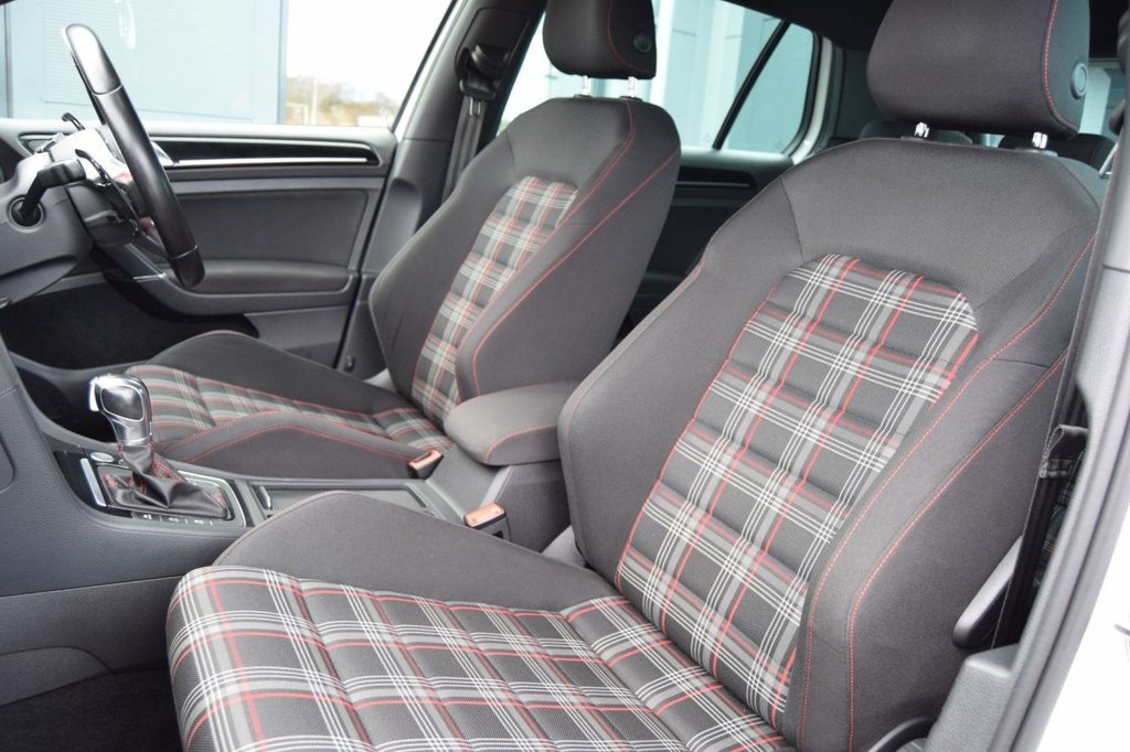 Used Volkswagen Golf 2017 for sale - 77927181: Photo 26