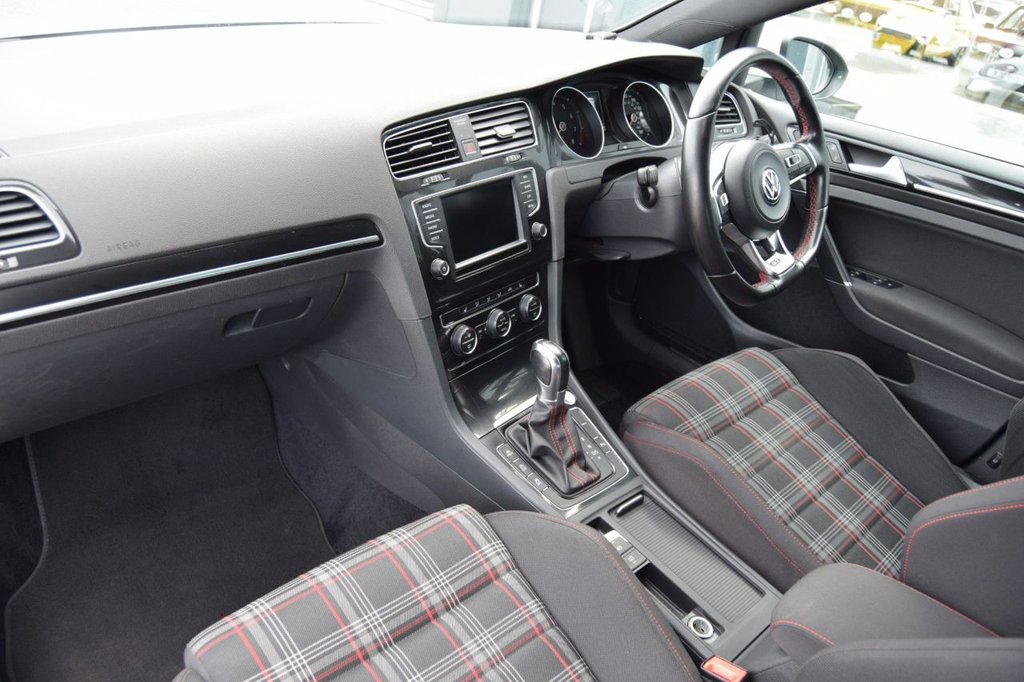 Used Volkswagen Golf 2017 for sale - 77927181: Photo 27