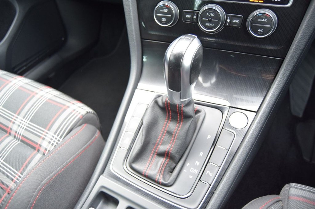 Used Volkswagen Golf 2017 for sale - 77927181: Photo 33