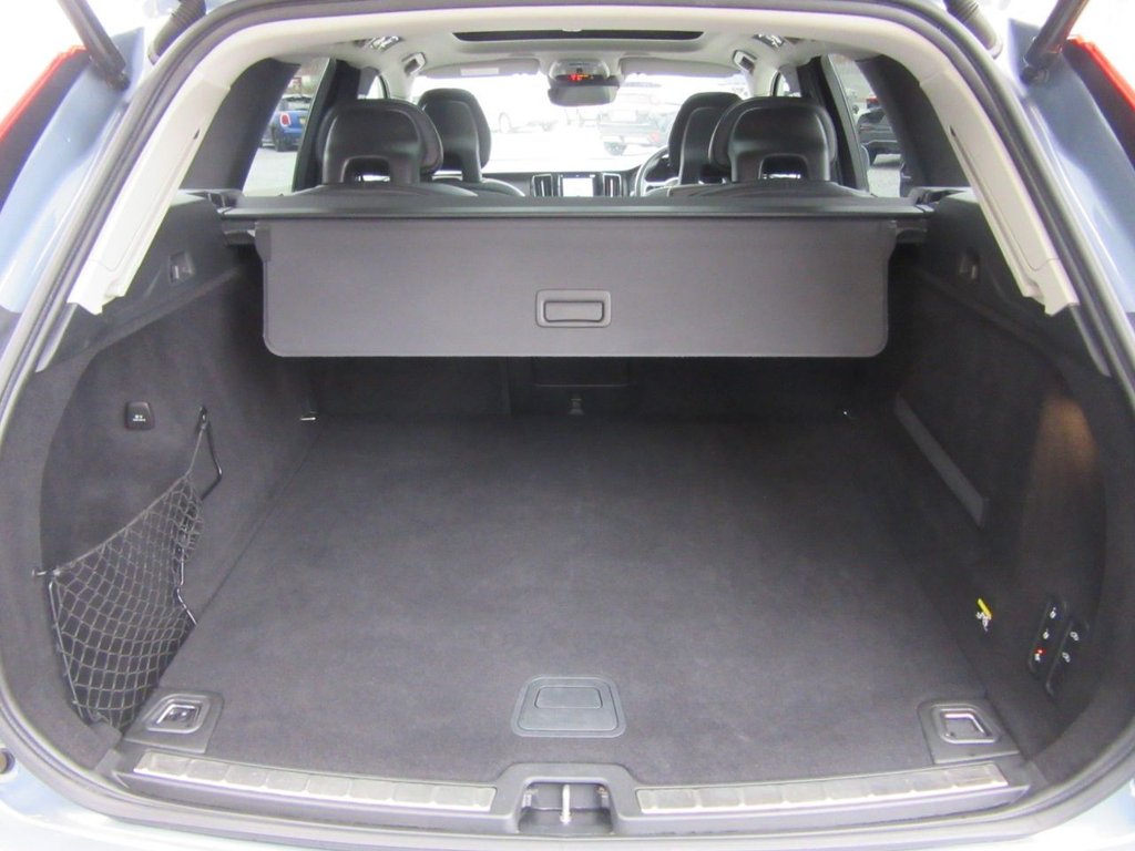 Used Volvo XC60 2017 for sale - 77905628: Photo 10