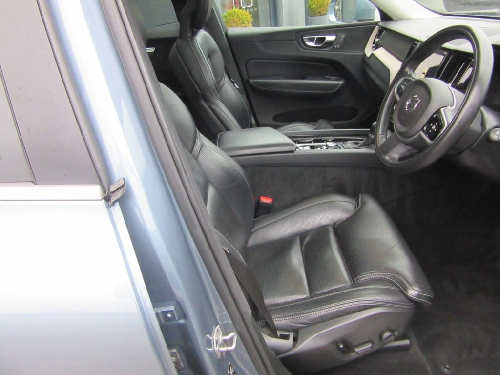 Used Volvo XC60 2017 for sale - 77905628: Photo 4