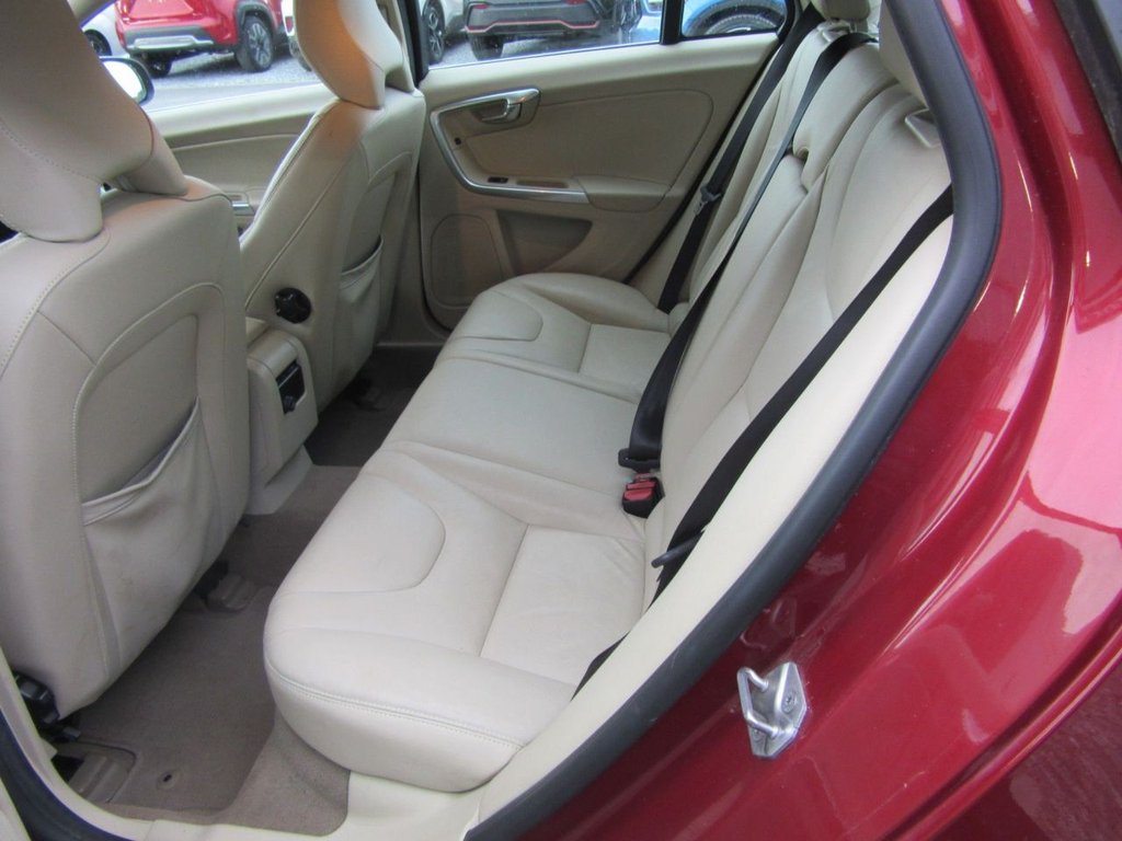 Used Volvo V60 2014 for sale - 77507920: Photo 10