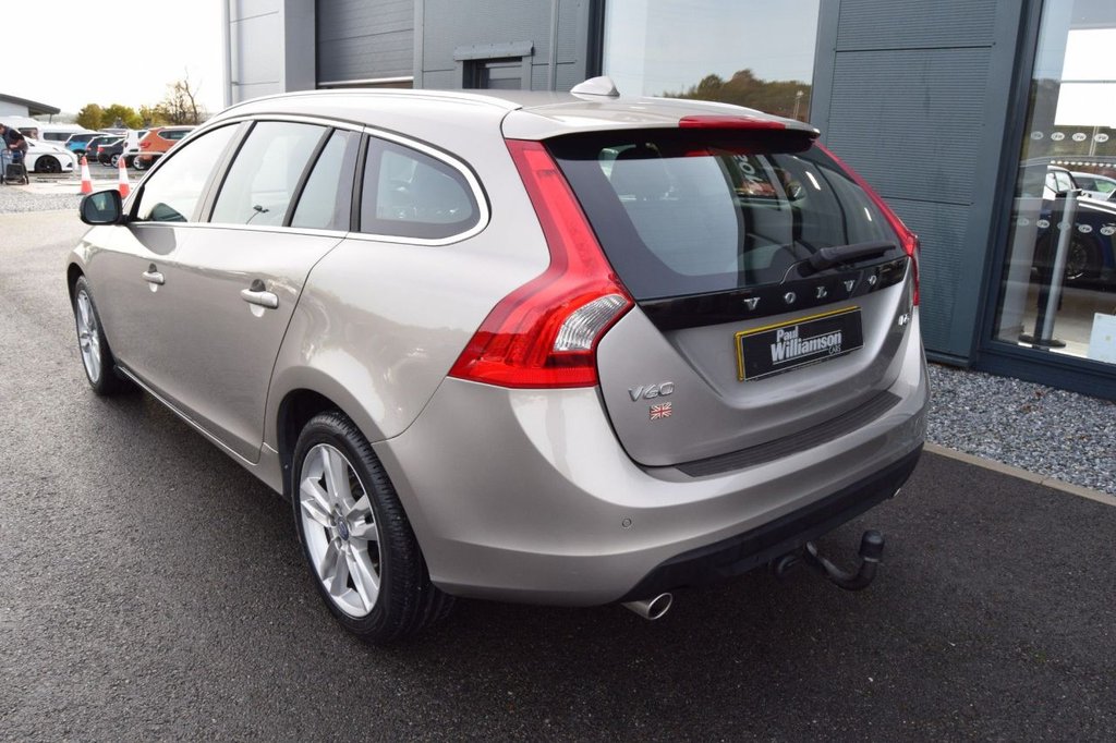 Used Volvo V60 2012 for sale - 76406969: Photo 11
