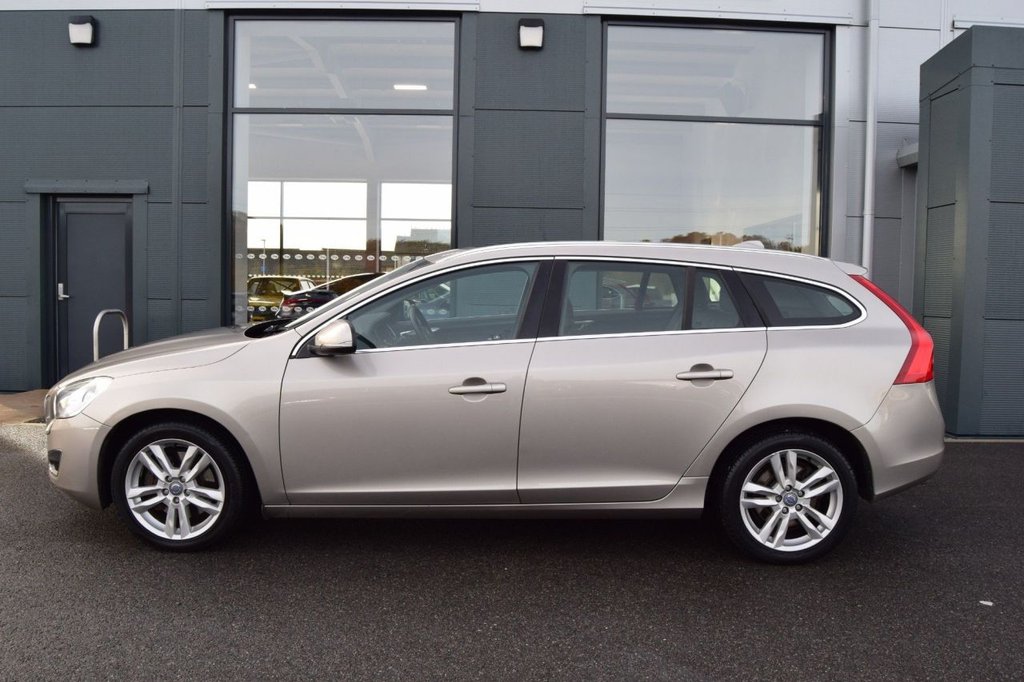 Used Volvo V60 2012 for sale - 76406969: Photo 12