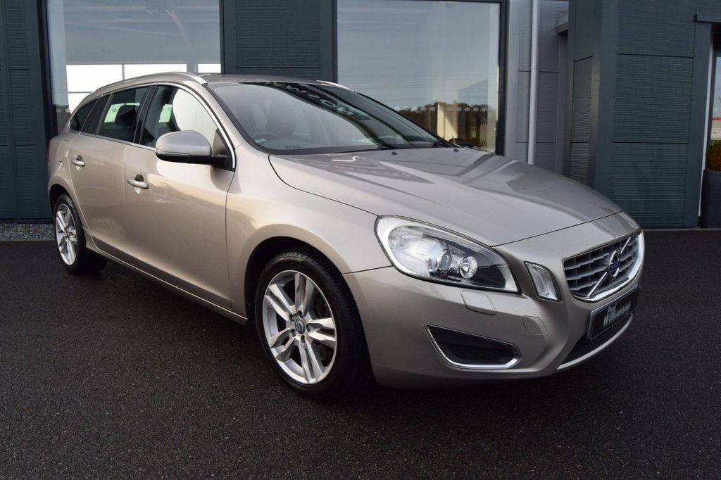 Used Volvo V60 2012 for sale - 76406969: Photo 2