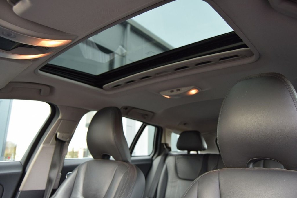 Used Volvo V60 2012 for sale - 76406969: Photo 24