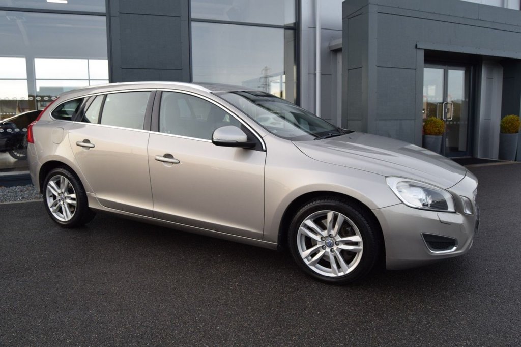 Used Volvo V60 2012 for sale - 76406969: Photo 3