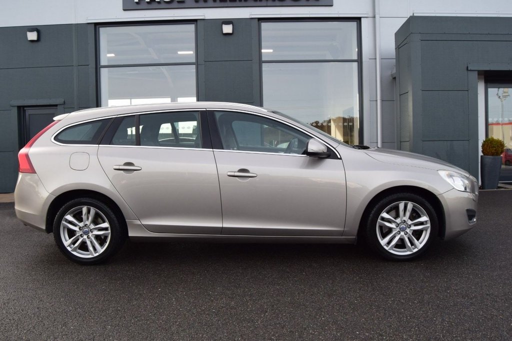 Used Volvo V60 2012 for sale - 76406969: Photo 5
