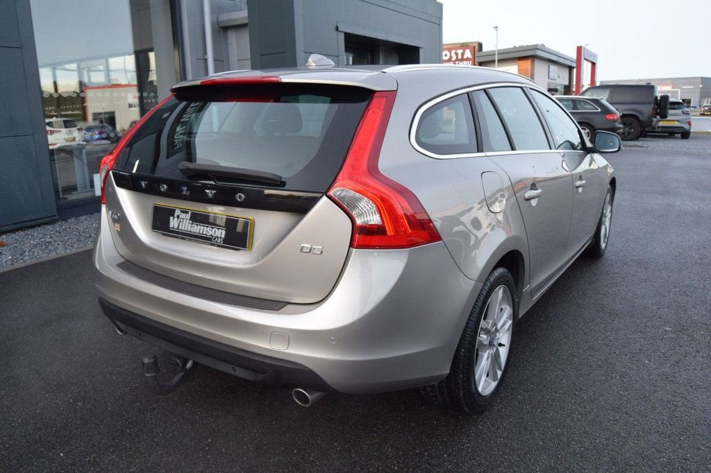 Used Volvo V60 2012 for sale - 76406969: Photo 9