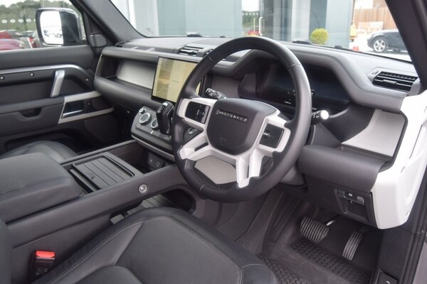 Used Land Rover Defender 2023 for sale - 75009719: Photo 17