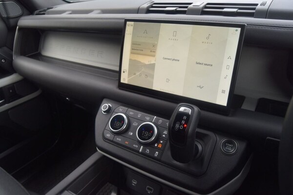 Used Land Rover Defender 2023 for sale - 75009719: Photo 27