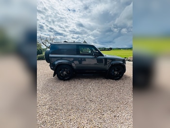 Used Land Rover Defender 2025 for sale - 78762495: Photo