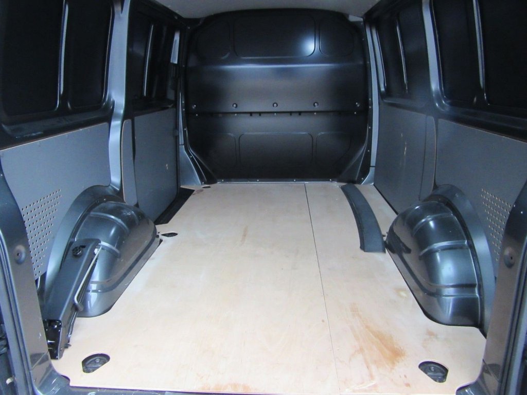 Used Volkswagen Transporter 2024 for sale - 76711139: Photo 9