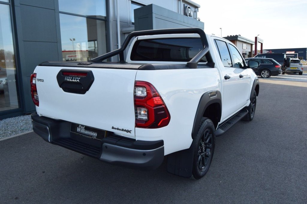 Used Toyota Hilux 2023 for sale - 77936682: Photo 12