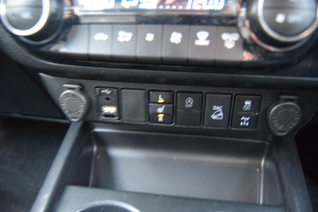 Used Toyota Hilux 2023 for sale - 77936682: Photo 33