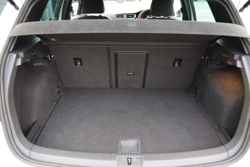 Used Volkswagen Golf 2016 for sale - 76883532: Photo 25