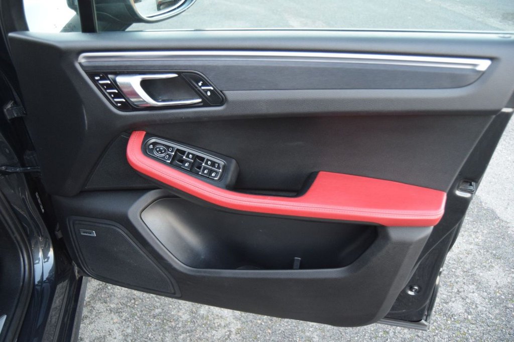 Used Porsche Macan 2017 for sale - 77171624: Photo 29