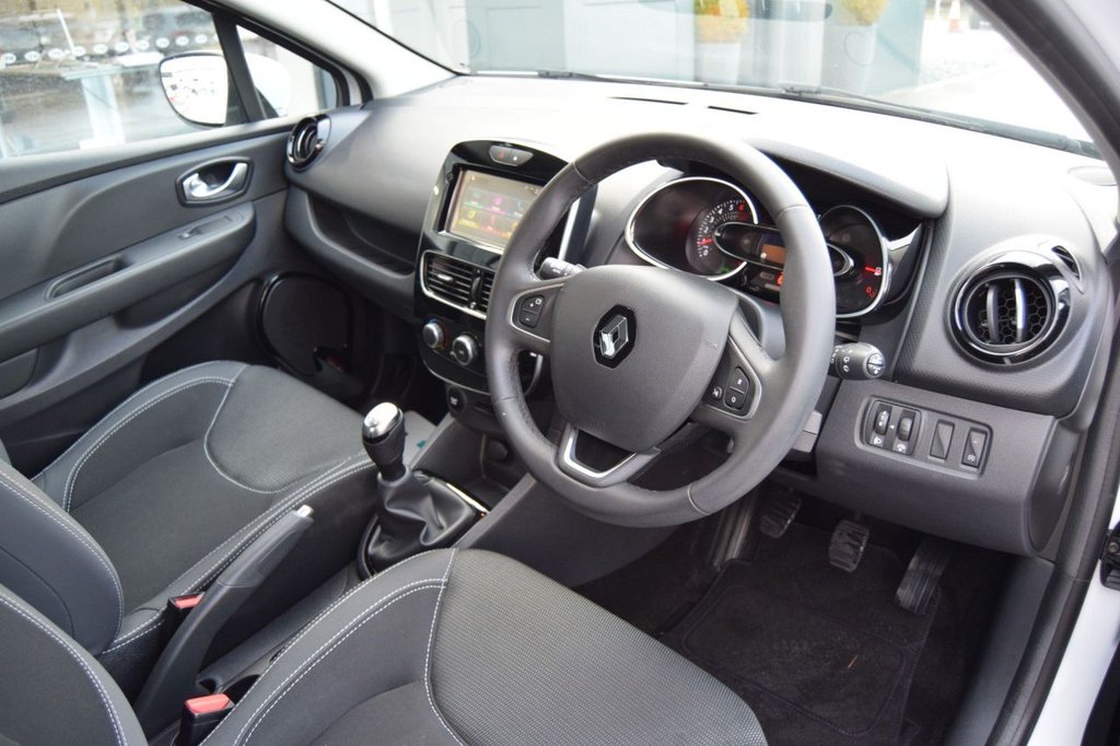 Used Renault Clio 2017 for sale - 76582570: Photo 17