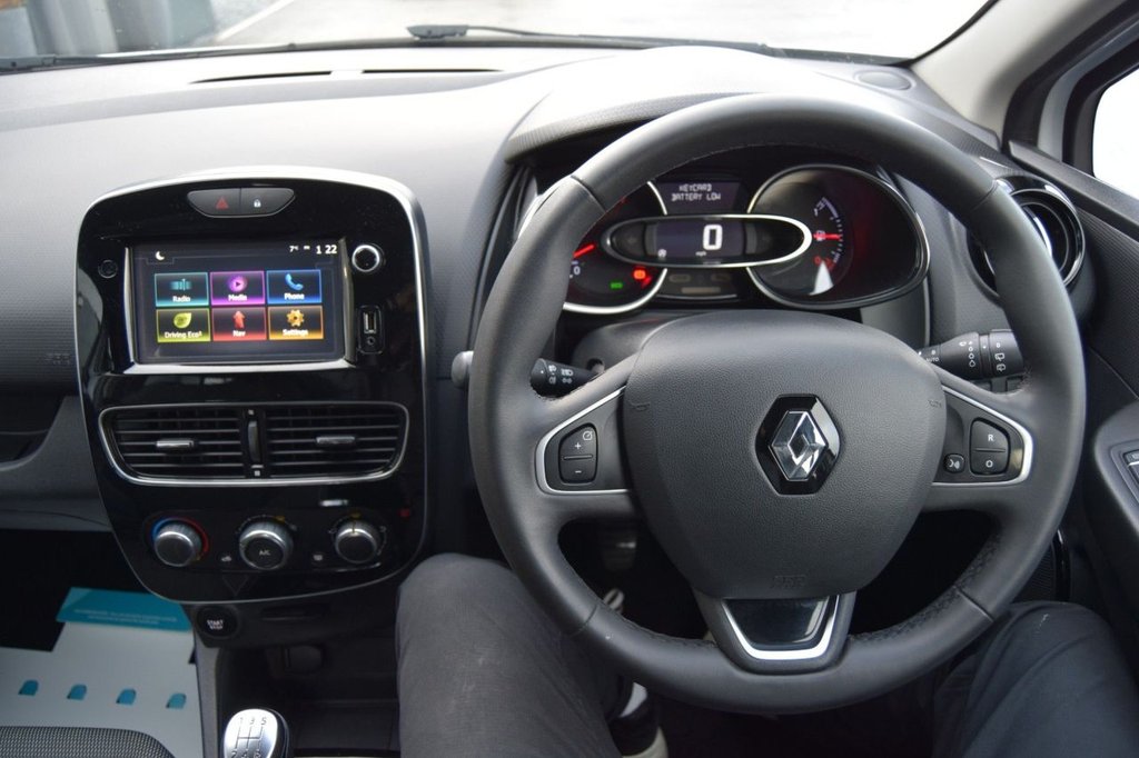 Used Renault Clio 2017 for sale - 76582570: Photo 27