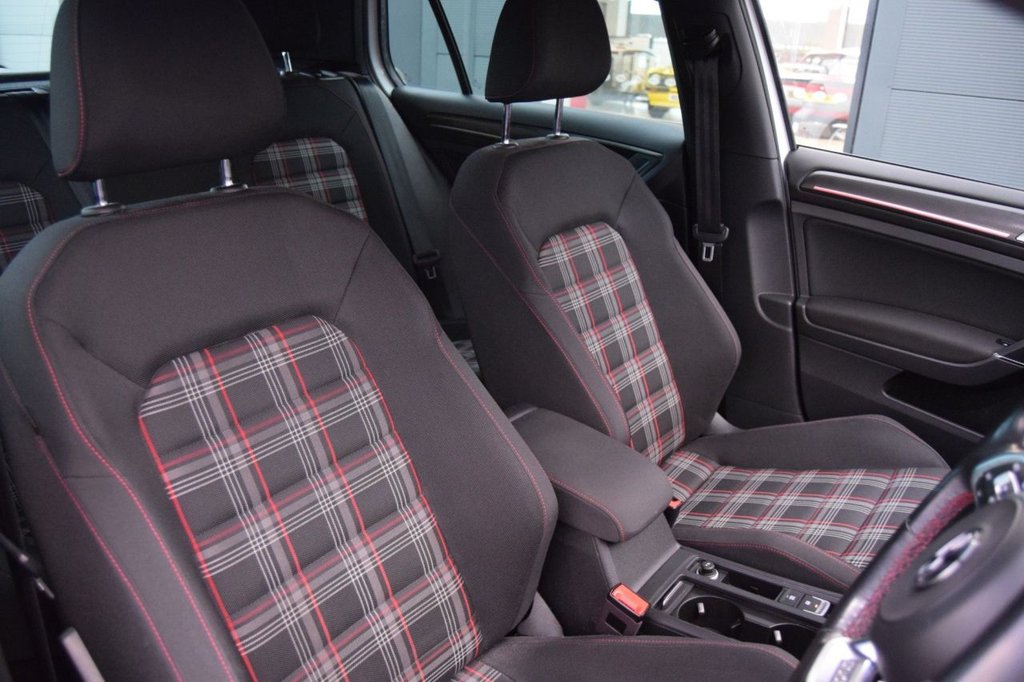 Used Volkswagen Golf 2020 for sale - 77236682: Photo 6