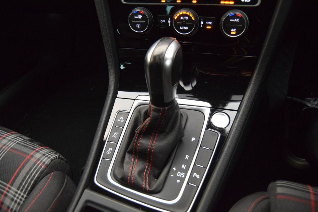 Used Volkswagen Golf 2020 for sale - 77236682: Photo 8