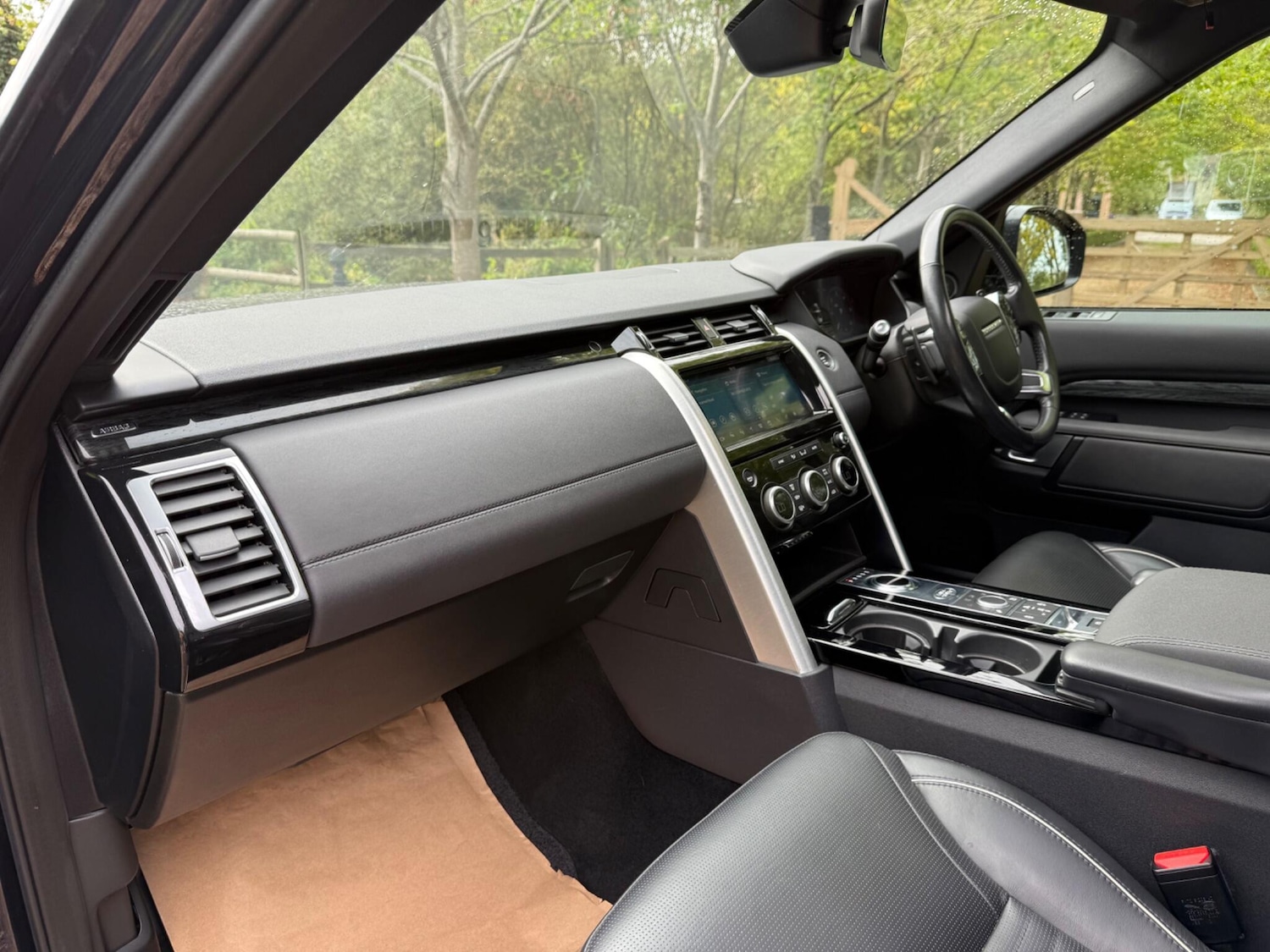 Used Land Rover Discovery 2019 for sale - 76138234: Photo 24