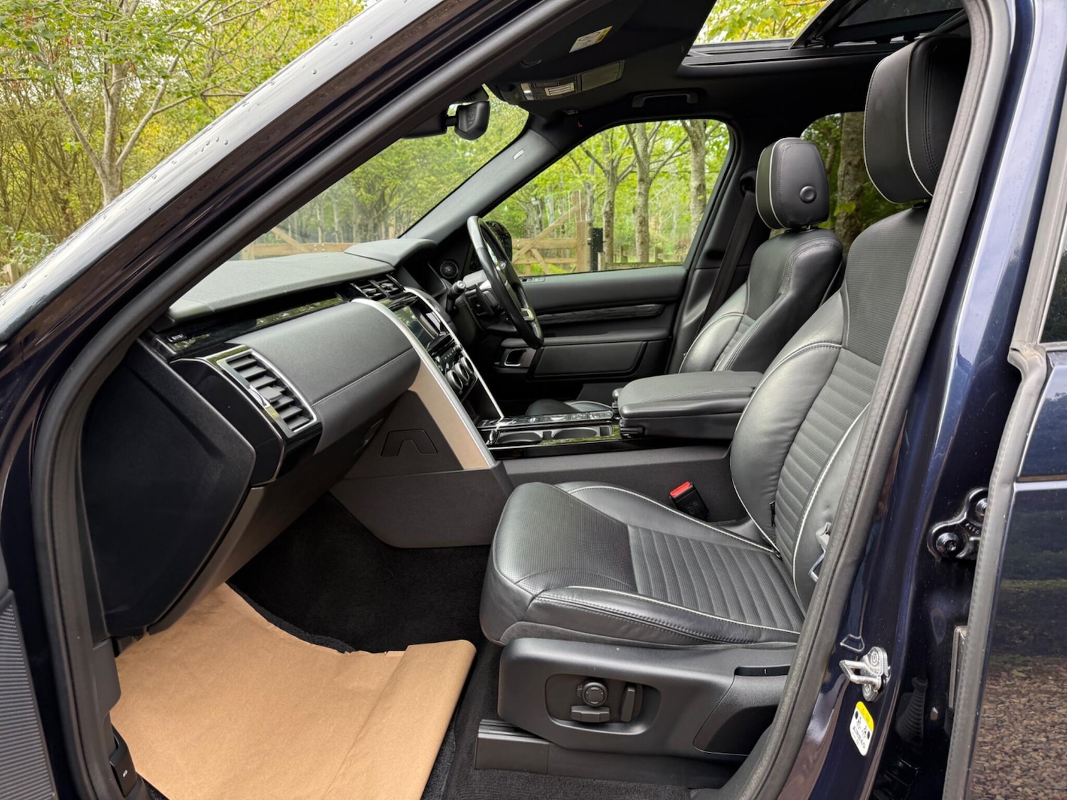 Used Land Rover Discovery 2019 for sale - 76138234: Photo 26