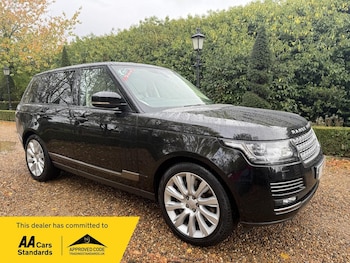 2017 (17) - 4.4 SD V8 Vogue Auto 4WD Euro 6 (s/s) 5dr