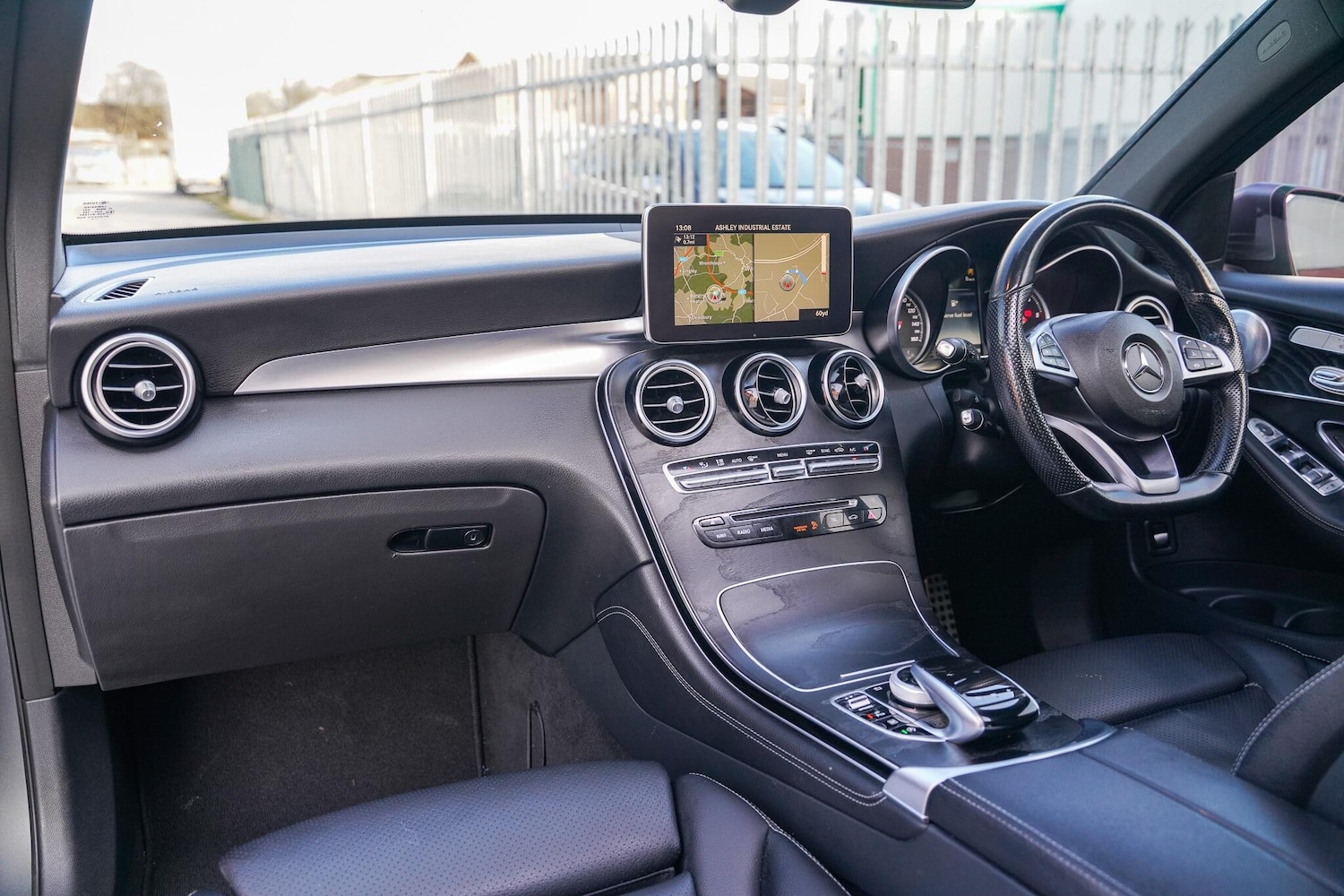 Used Mercedes-Benz GLC 2016 for sale - 77315149: Photo 25