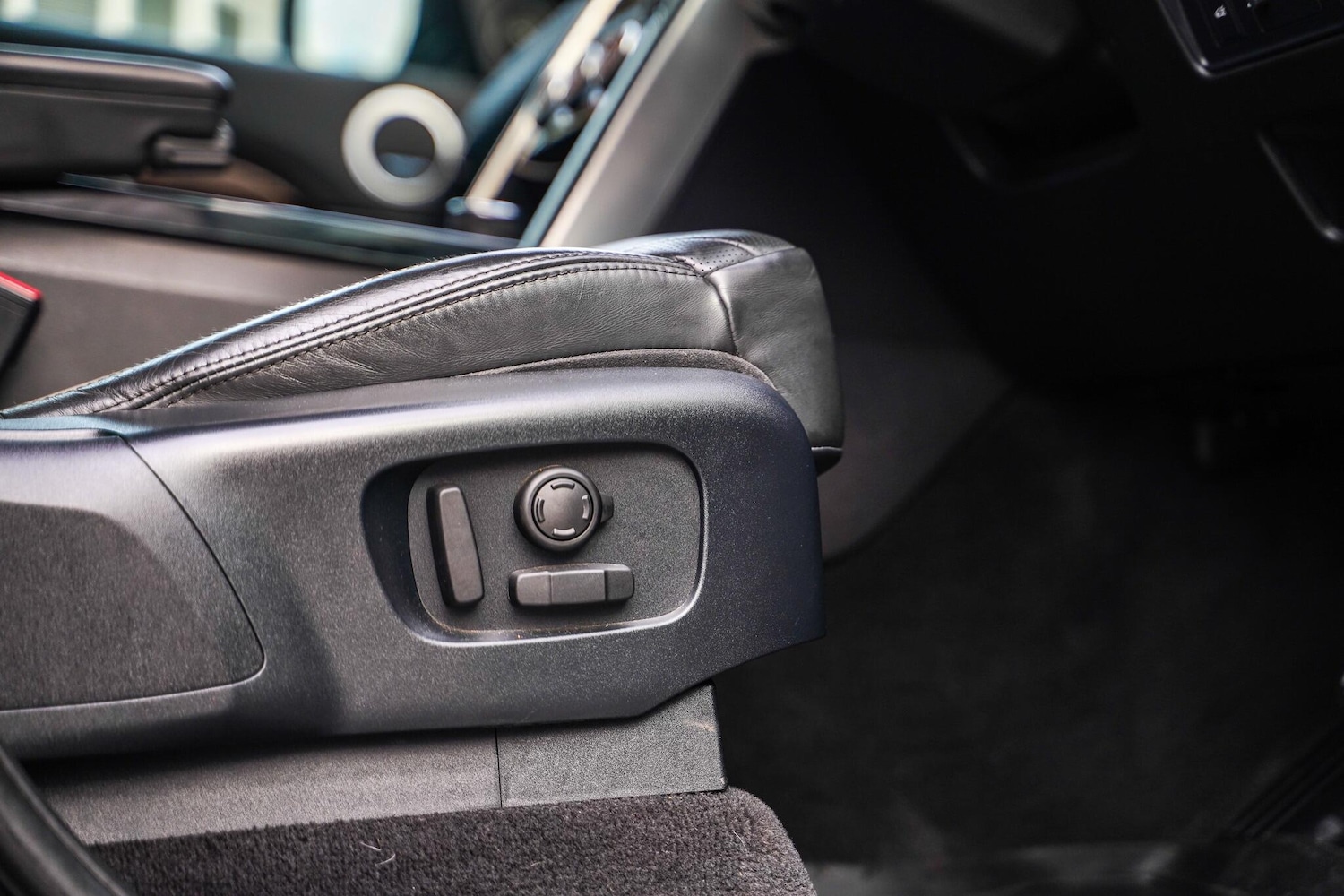 Used Land Rover Discovery 2019 for sale - 77175230: Photo 32