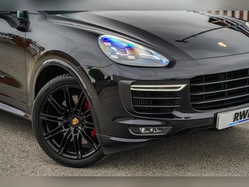 Used Porsche Cayenne 2017 for sale - 79255812: Photo