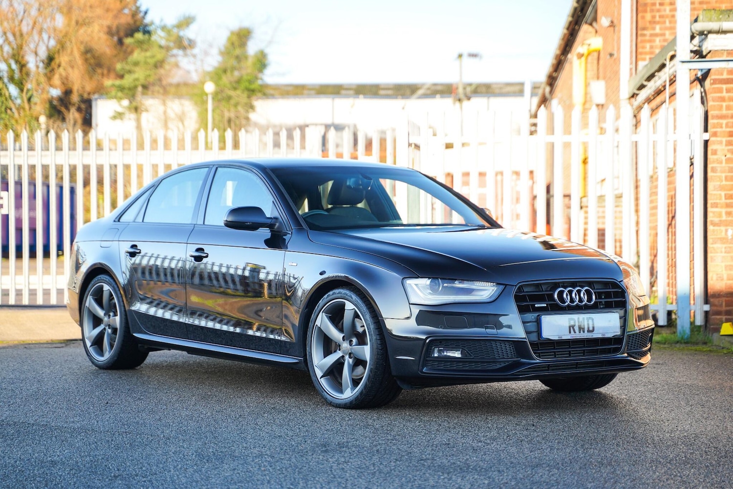Used Audi A4 2014 for sale - 76801385: Photo 2