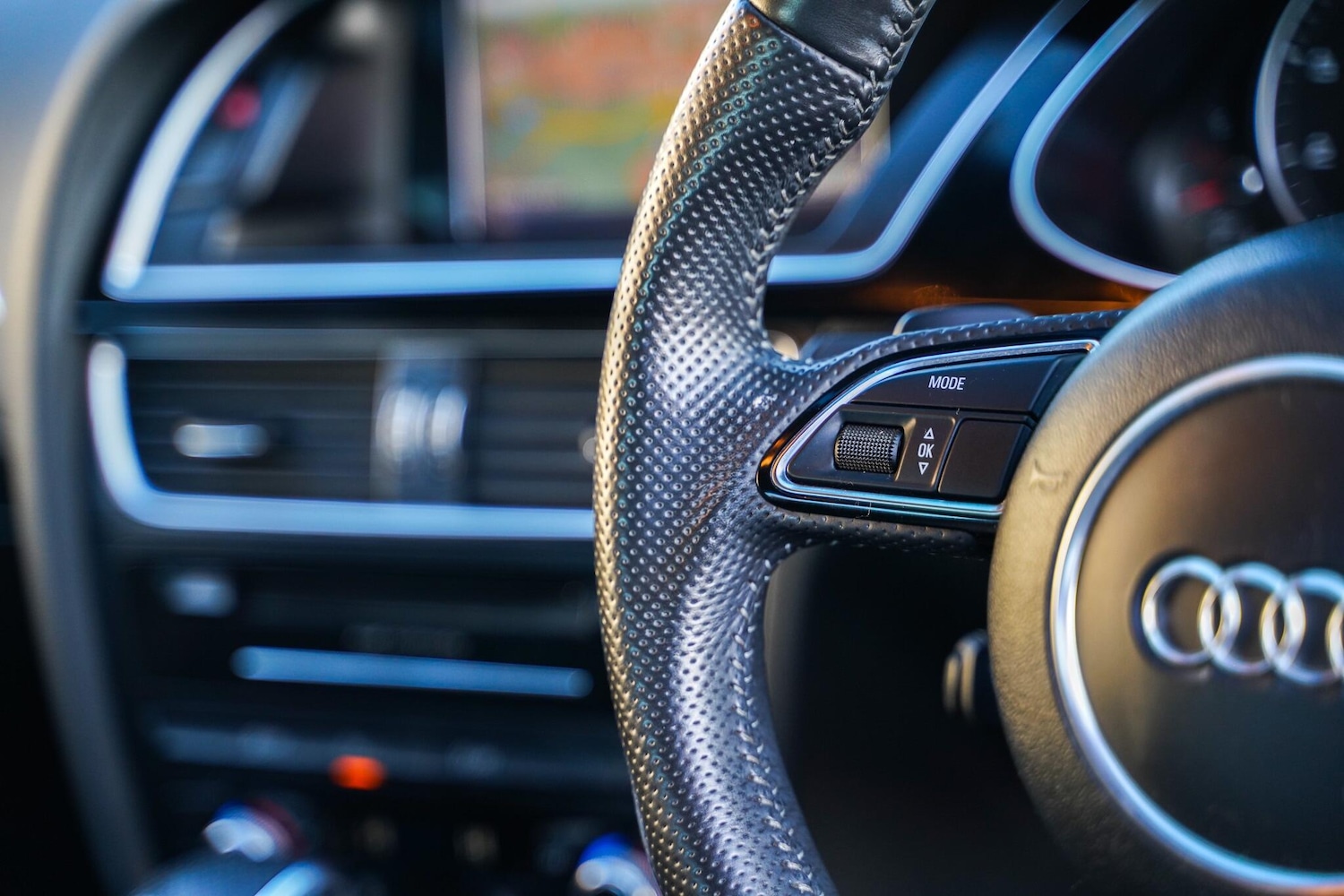 Used Audi A4 2014 for sale - 76801385: Photo 42