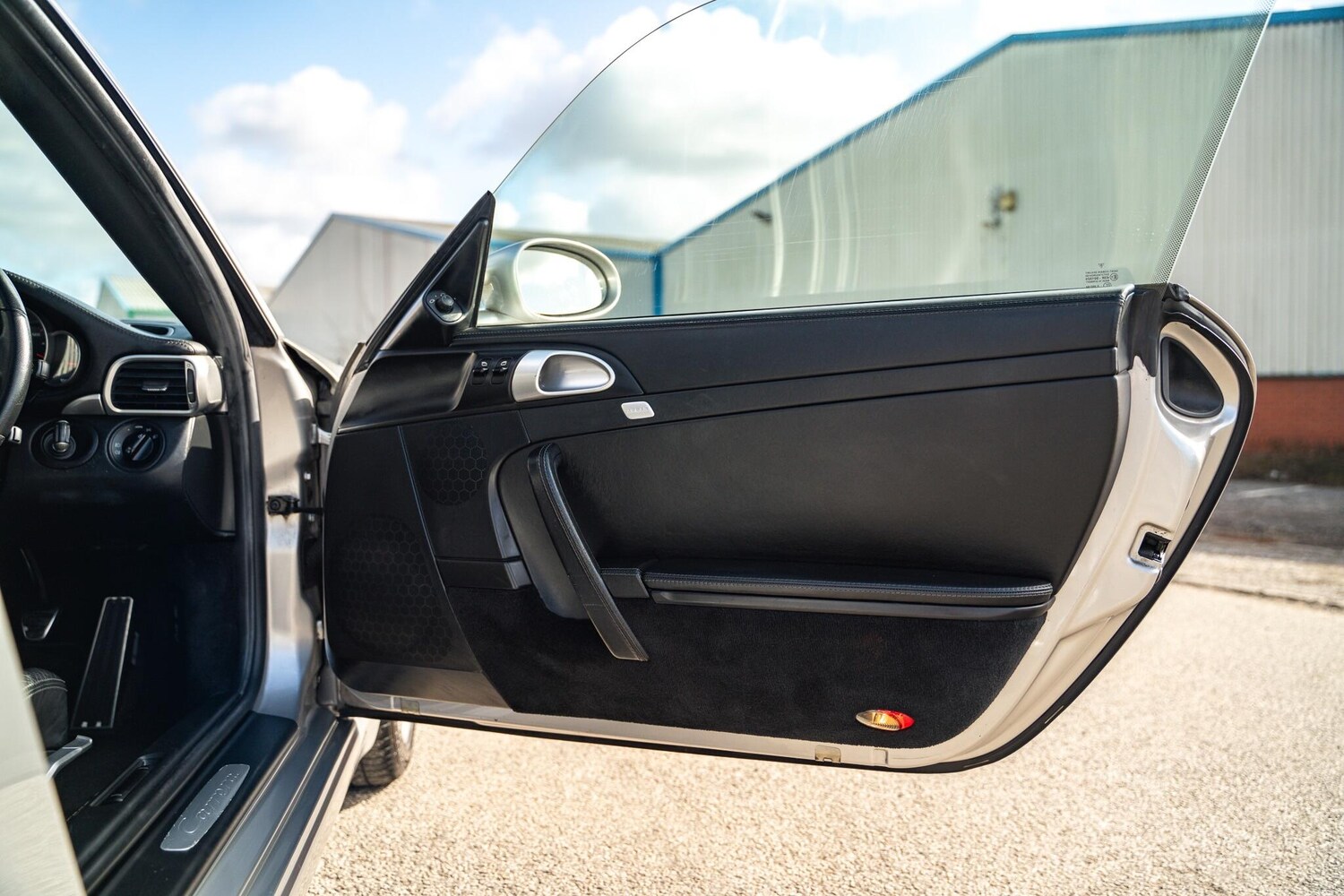 Used Porsche 911 2005 for sale - 77838517: Photo 46