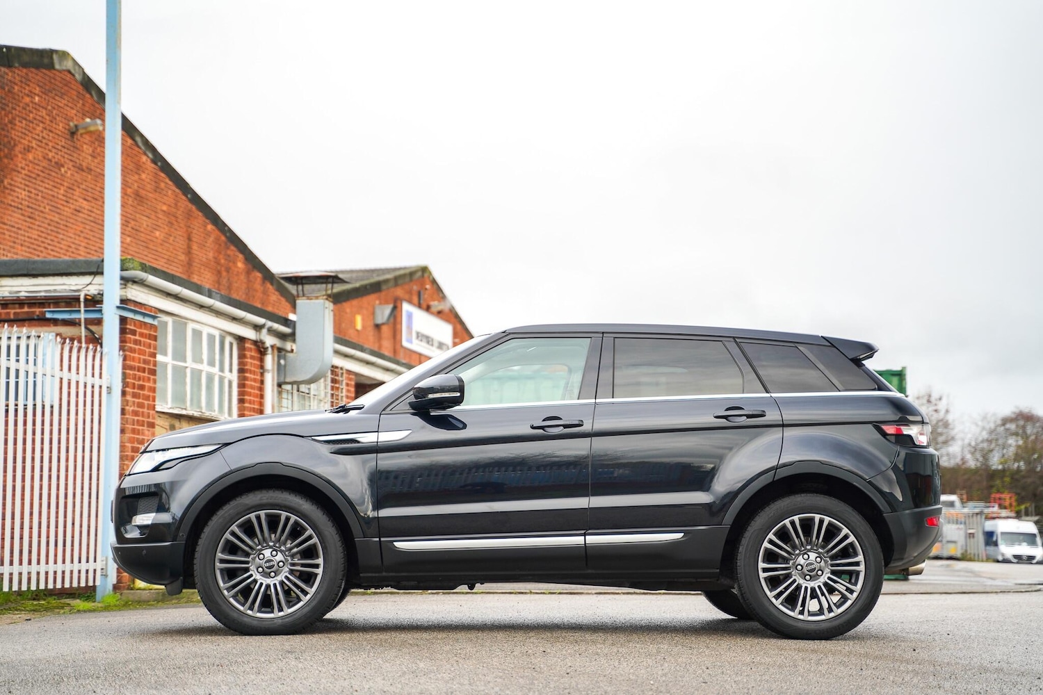 Used Land Rover Range Rover Evoque 2011 for sale - 76990900: Photo 12