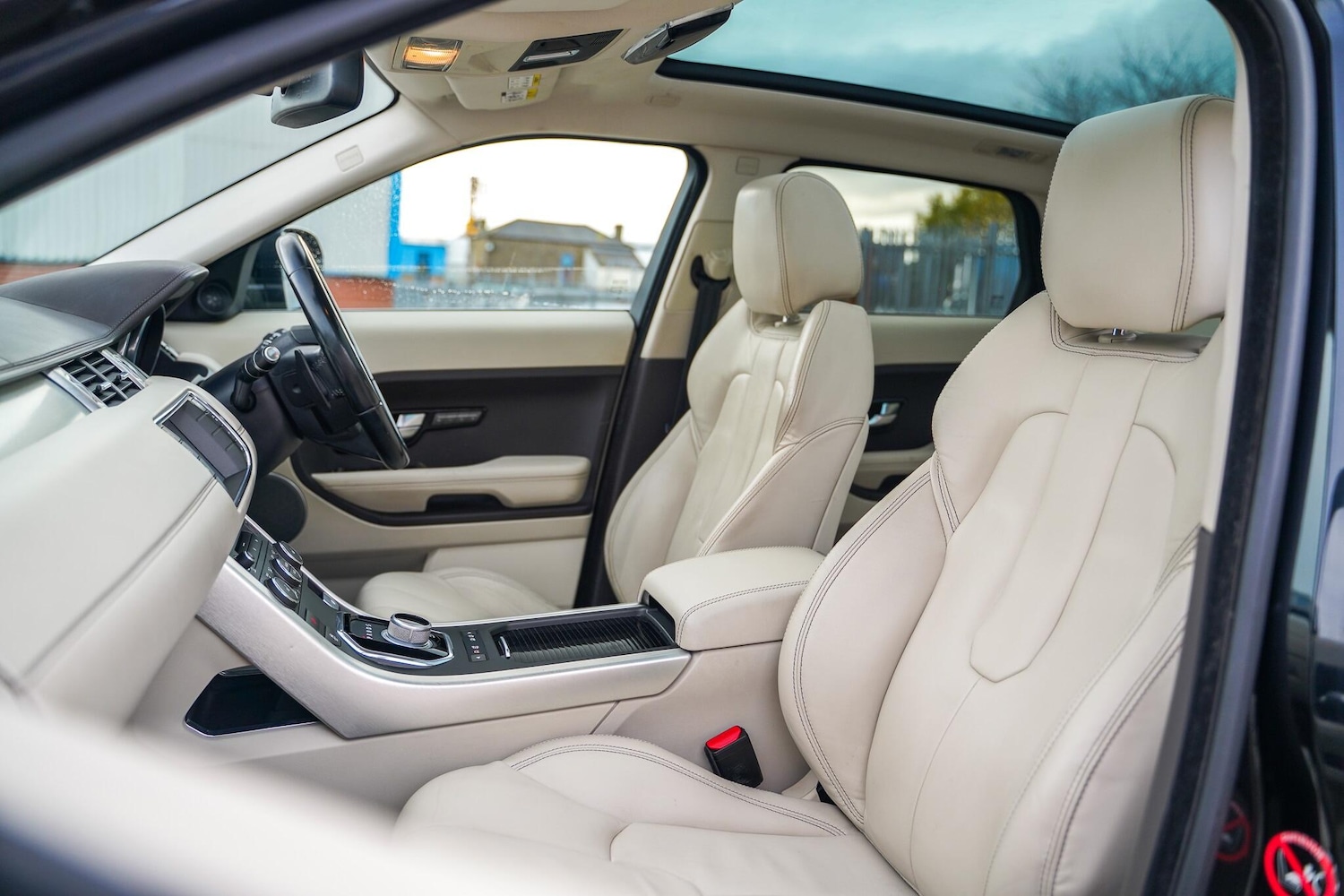 Used Land Rover Range Rover Evoque 2011 for sale - 76990900: Photo 16