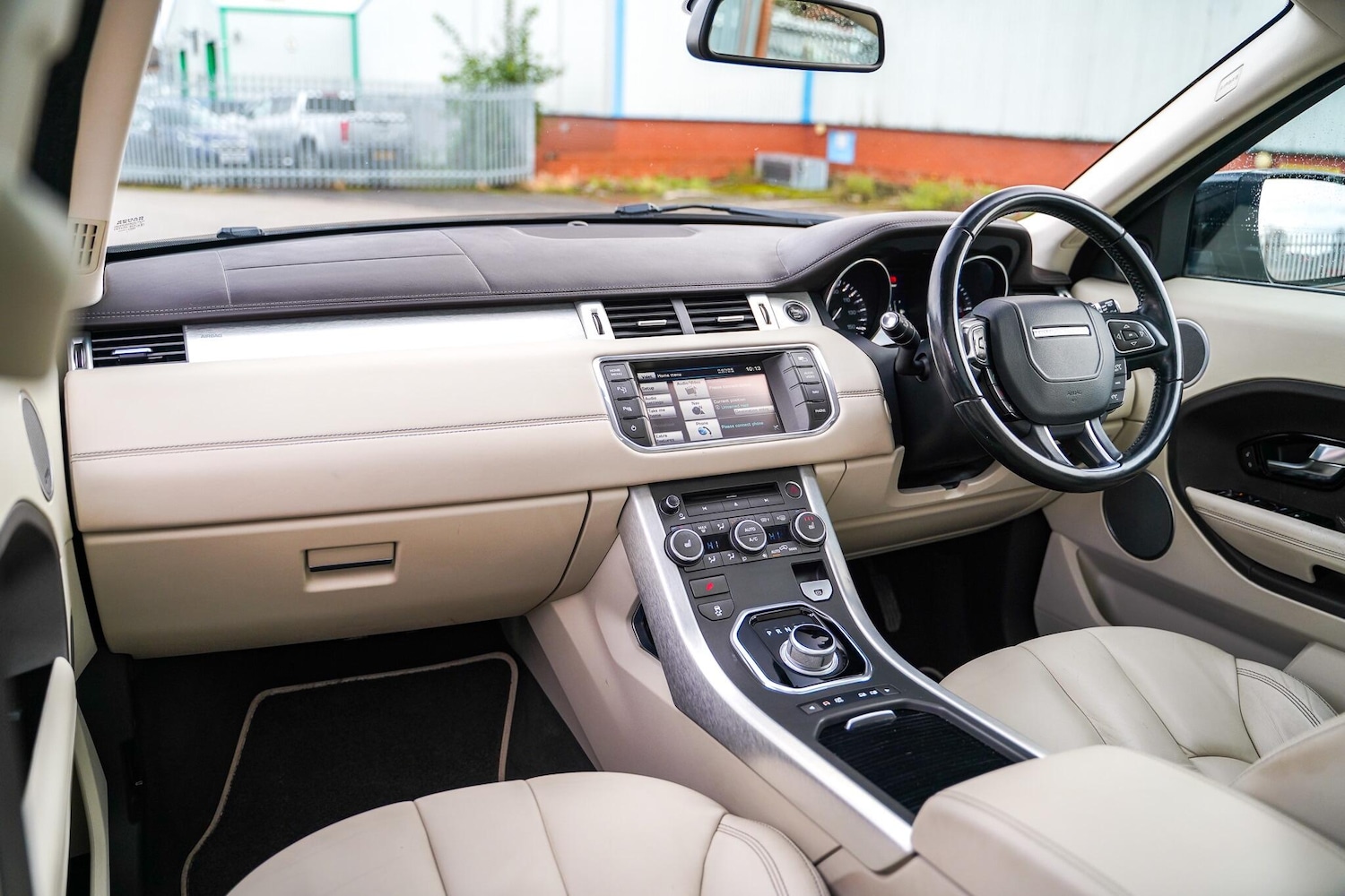 Used Land Rover Range Rover Evoque 2011 for sale - 76990900: Photo 17