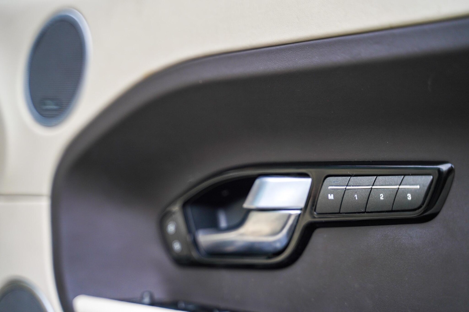 Used Land Rover Range Rover Evoque 2011 for sale - 76990900: Photo 37