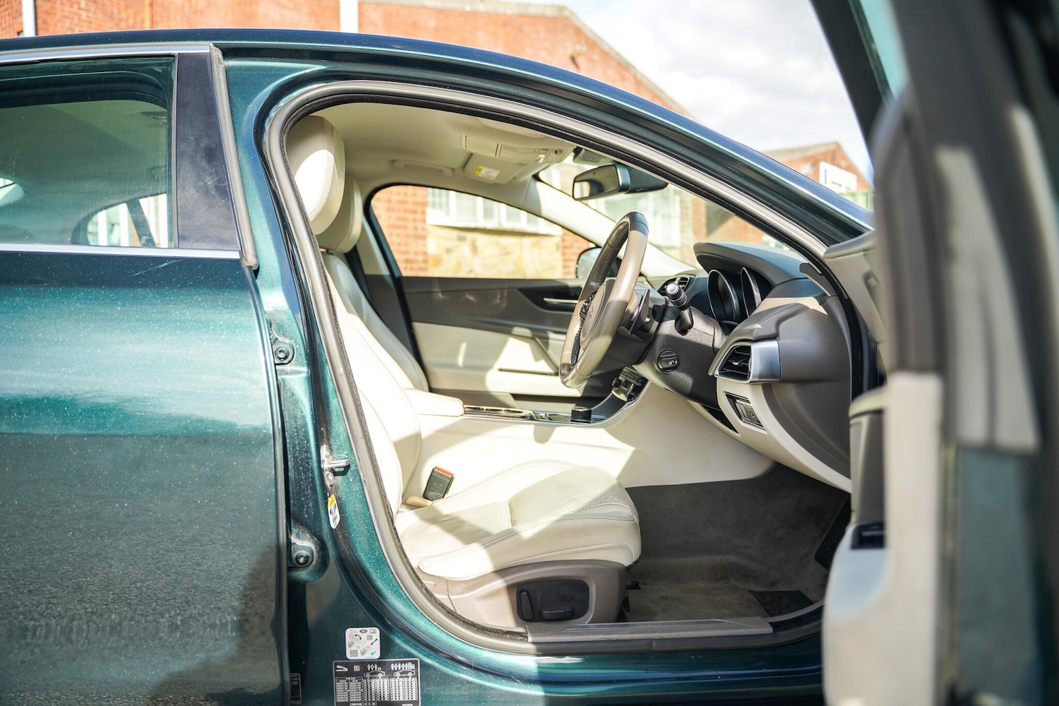 Used Jaguar XE for sale - 77671164: Photo 38