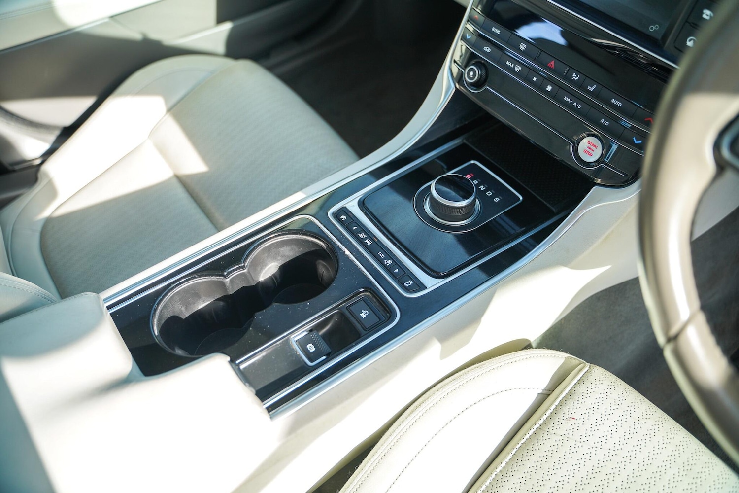 Used Jaguar XE for sale - 77671164: Photo 39