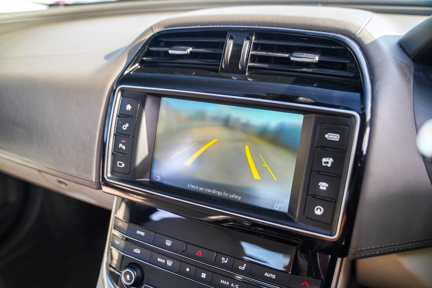 Used Jaguar XE for sale - 77671164: Photo 40