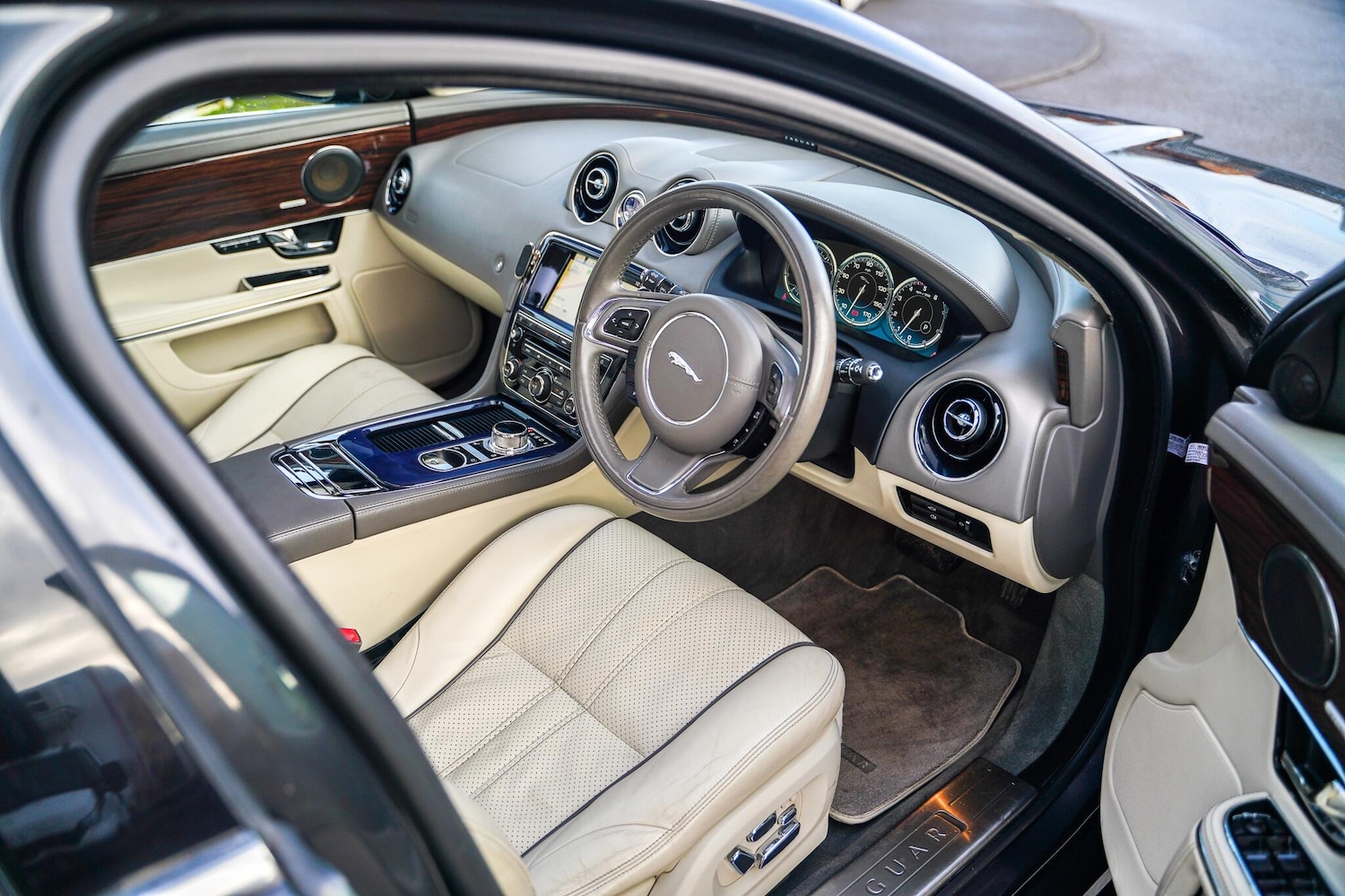 Used Jaguar XJ 2012 for sale - 77175248: Photo 12