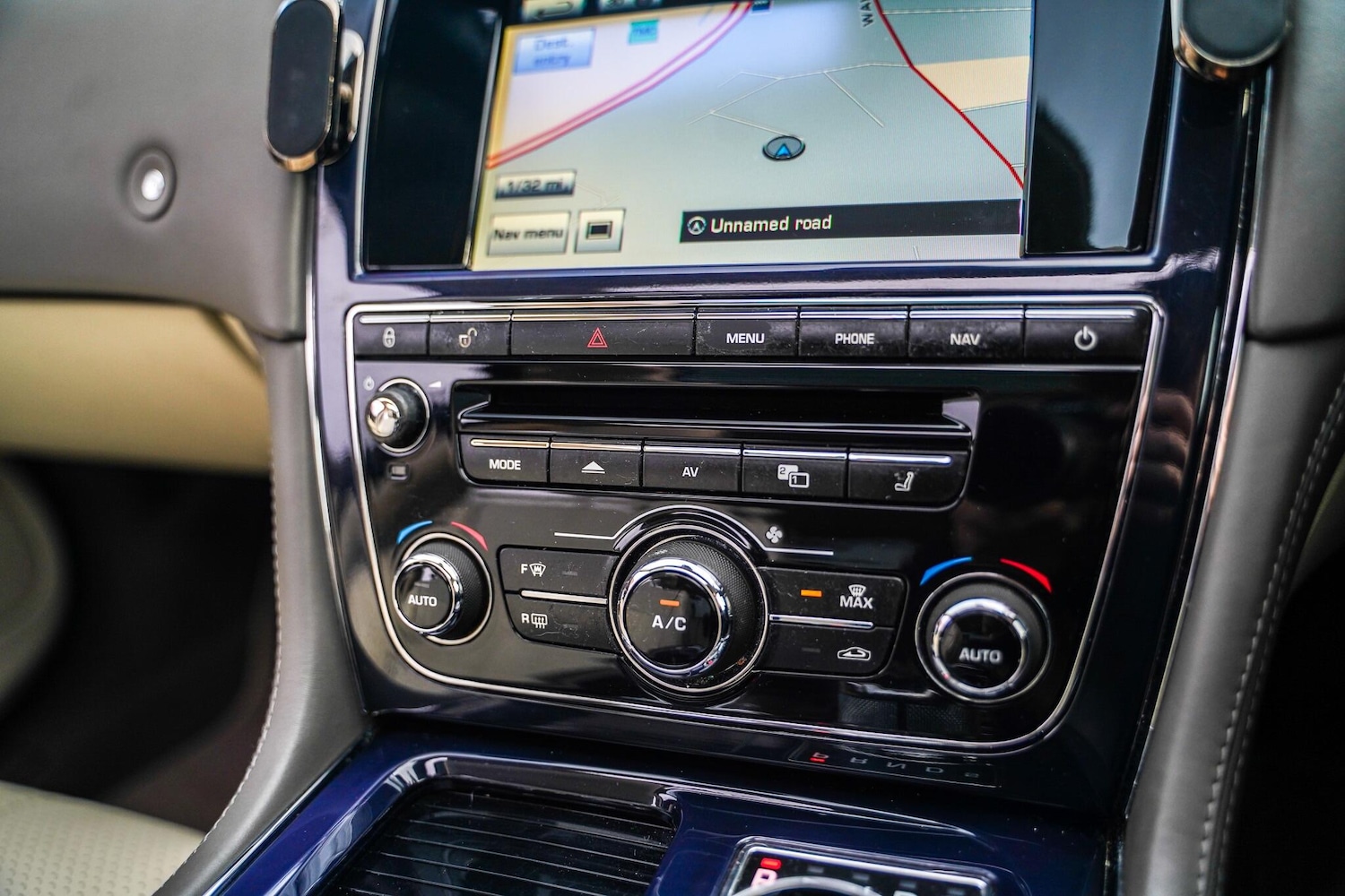 Used Jaguar XJ 2012 for sale - 77175248: Photo 48