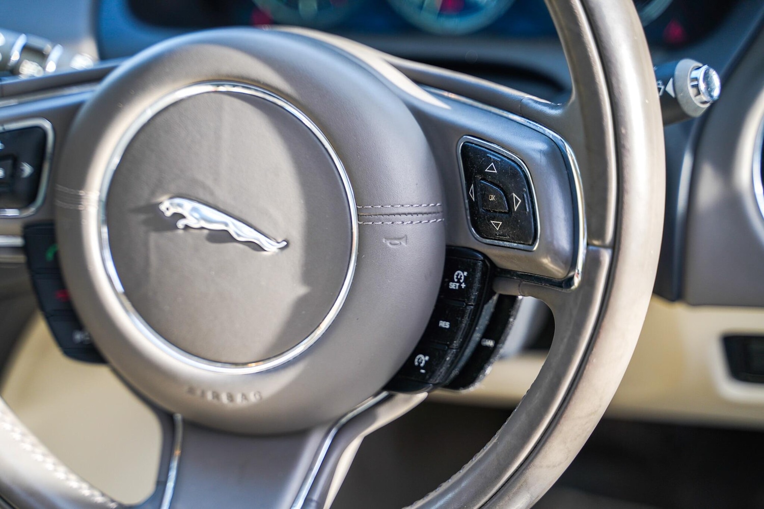 Used Jaguar XJ 2012 for sale - 77175248: Photo 51