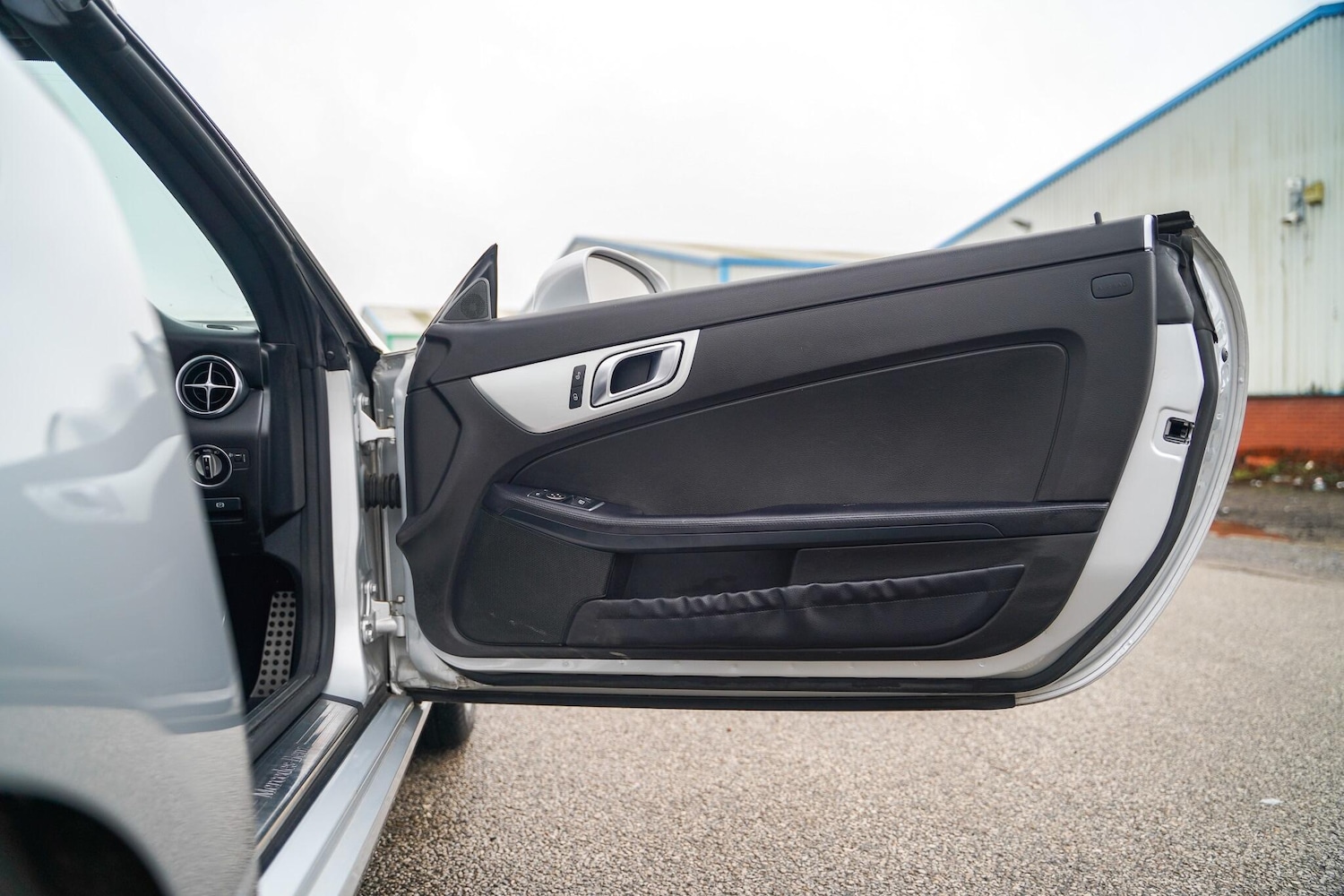 Used Mercedes-Benz SLK 2014 for sale - 77440384: Photo 40