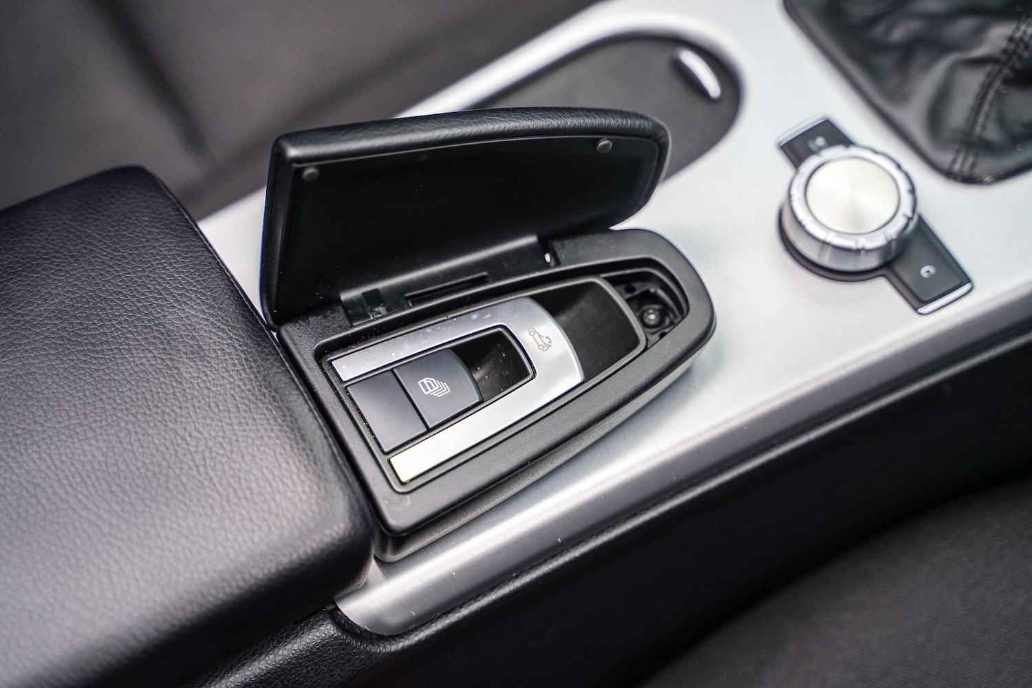 Used Mercedes-Benz SLK 2014 for sale - 77440384: Photo 45