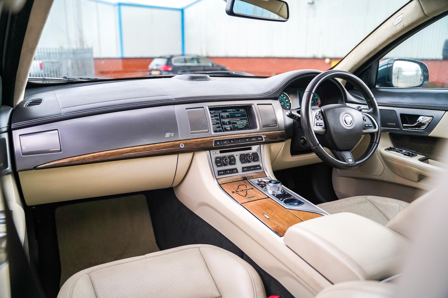 Used Jaguar XF 2013 for sale - 77538471: Photo 12