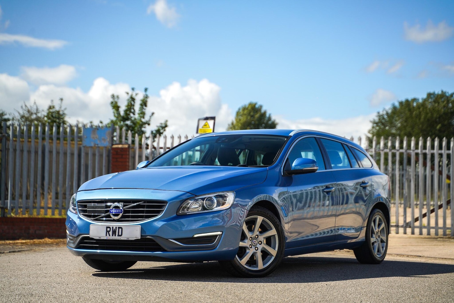 Used Volvo V60 2014 for sale - 77057273: Photo 10