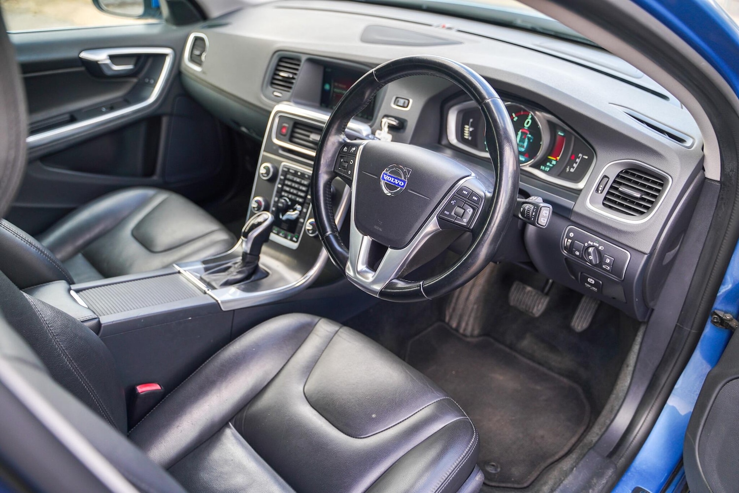 Used Volvo V60 2014 for sale - 77057273: Photo 26